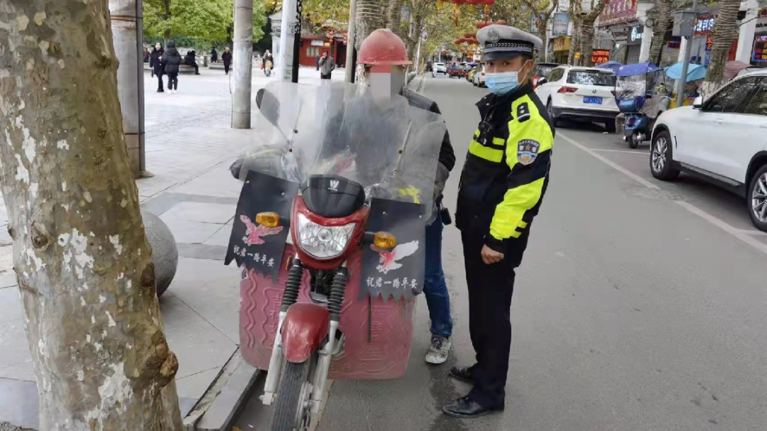 “反其道而行”?交警最快出警,现场处罚! | 一线微观