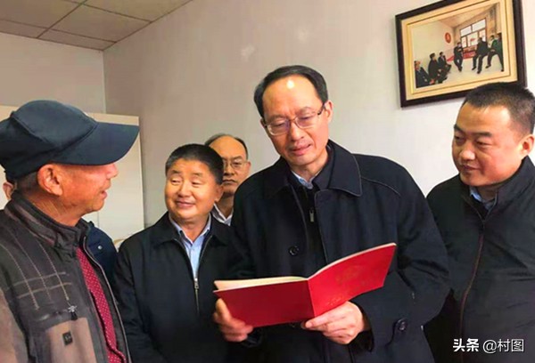 在农村，“土地证本”有什么用途？村民要拿到哪些证？