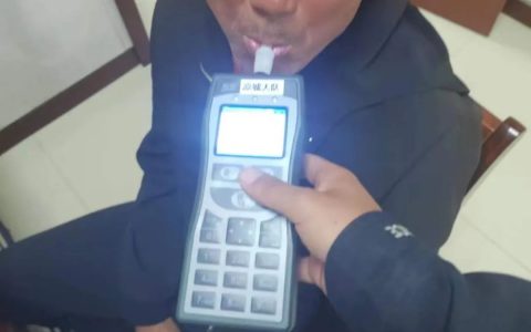 不思悔改，再次饮酒驾驶机动车！拘留+罚款+吊销驾驶证