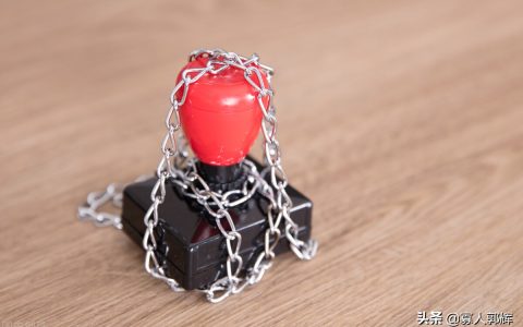 私刻公章犯什么罪及使用假公章罪立案标准