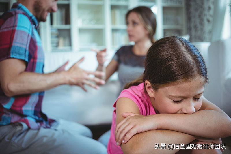 未婚先孕分手后孩子的抚养权归谁？