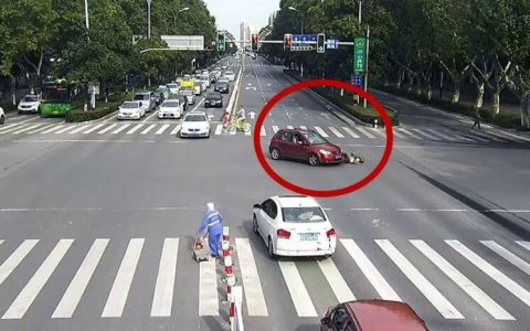 闯黄灯扣6分？车主注意了，这样做才能避免被处罚，你知道吗？