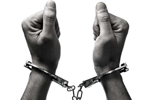 构成累犯需要什么条件，对量刑有什么影响？