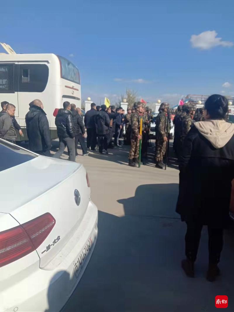 判决书里的罪犯脱逃案:破坏监狱设施出逃,与前罪并罚判无期