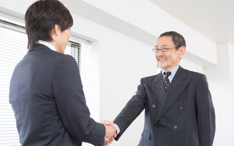 行政诉讼中，法院应立案而不立案，当事人可以这样办