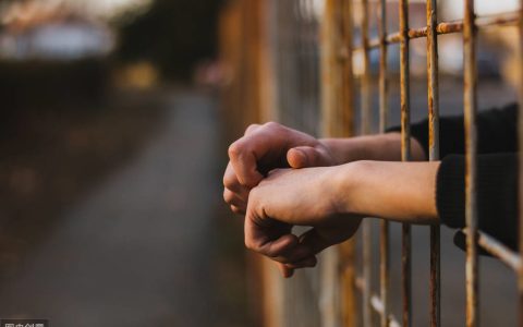累犯能不能取保候审？累犯可以判缓刑吗？