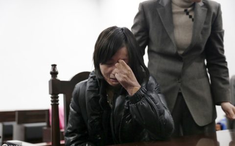 对他人脸部故意伤害毁容构成犯罪吗？怎样处罚？