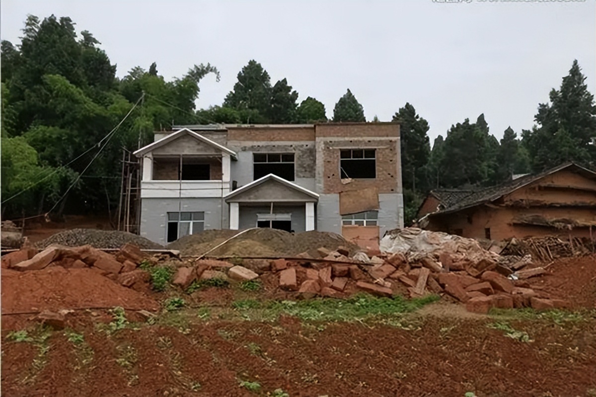 农村宅基地征地补偿新标准是什么？征地补偿有哪些方式？