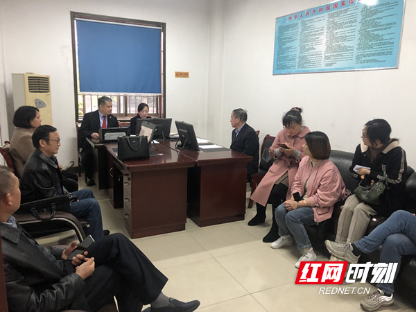做好点滴细节 传递司法温度——湘乡市法院立案庭工作纪实