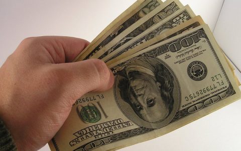 建筑工程履约保函是什么意思，收费标准是怎样的