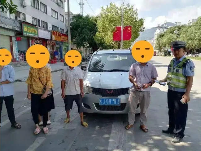 私家车超员20%以上才扣分，那5座车坐6个人怎么算？交警：听好了