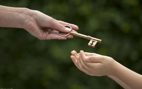 私生子有没有继承家产的权利？如果有，继承家产的份额是多少？