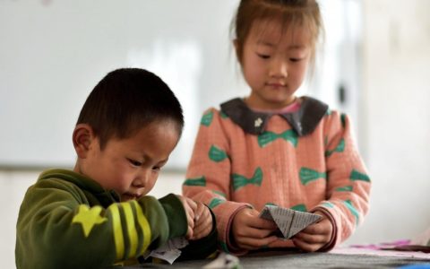 生二胎的家庭有福了，国家推出的四项二胎福利，能给以后省不少心