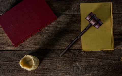 刑事辩护：缓刑和累犯，到底是什么关系？