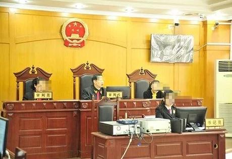 如何查看法院的庭审视频？