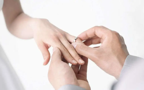 婚前房加名离婚时能对半分吗？法律这么规定
