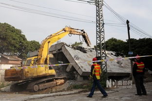 什么叫“违章建筑”?它有哪些表现形式?应如何处理