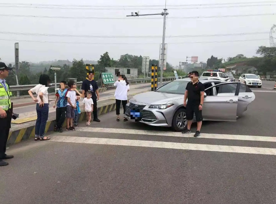 私家车超员20%以上才扣分，那5座车坐6个人怎么算？交警：听好了