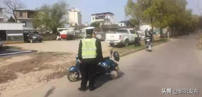 动真格！行人闯红灯罚款20元！还有非机动车……