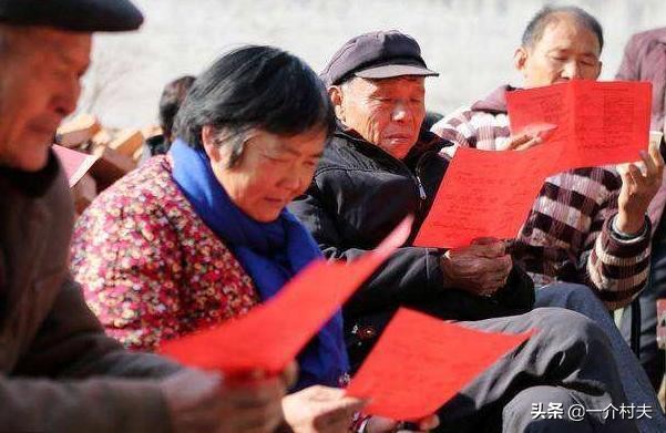 2022新农保开始缴费,6000元标准遭冷遇,200元档受欢迎,为啥?
