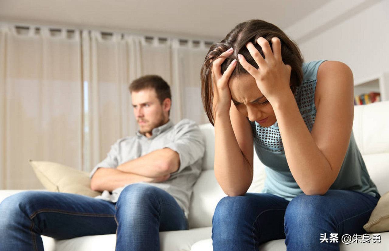 发现老公在外边有了人,原配不要着急对峙,这样做才能守护婚姻