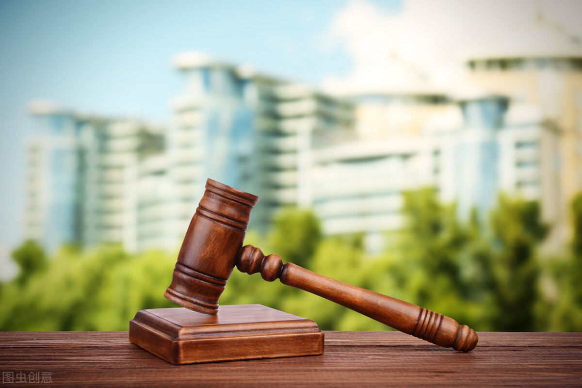 婚姻律师咨询：生前隐瞒妻子将全部财产转给初恋，发妻能要回吗？
