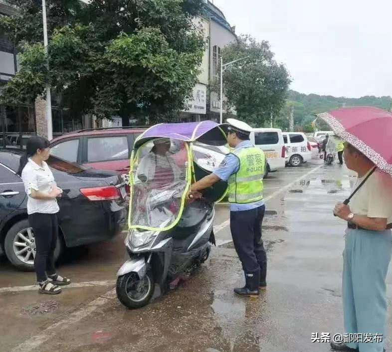 动真格！行人闯红灯罚款20元！还有非机动车……