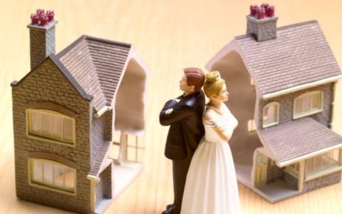 离婚时夫妻的财产如何分割？