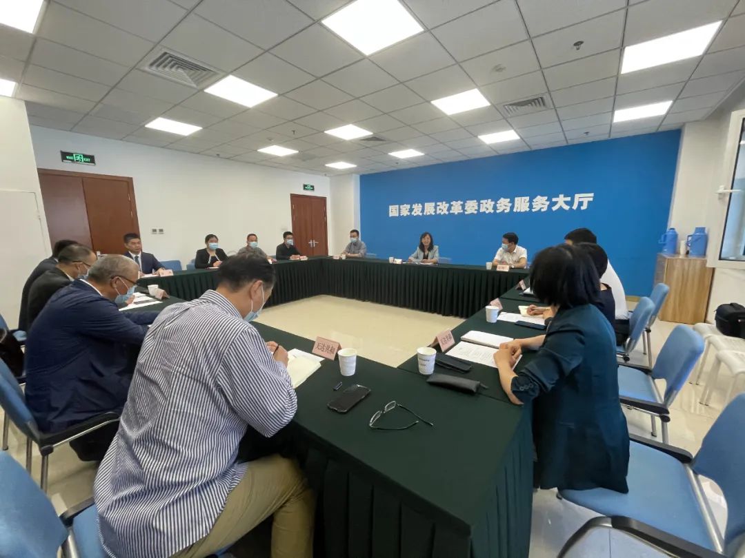 国家发展改革委举行新一任期法律顾问律师事务所和顾问律师聘任仪式