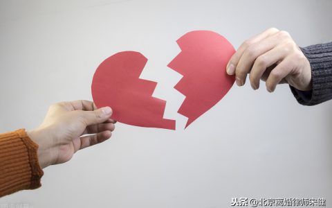 离婚律师是如何确定该收多少律师费的？