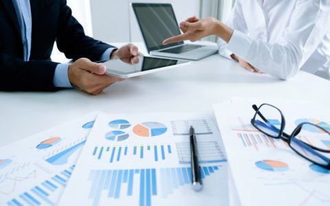 火速法务：企业法律顾问和律师区别是什么？