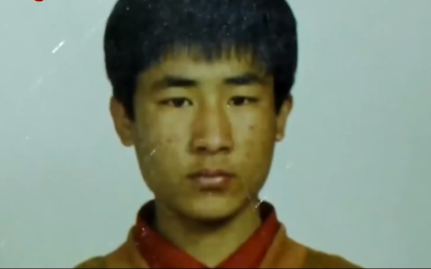 18岁少年被误判死刑，2014年获赔205万，法院院长亲自登门道歉