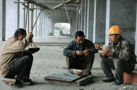 建筑工地哪些工种比较辛苦?没干过的都不懂