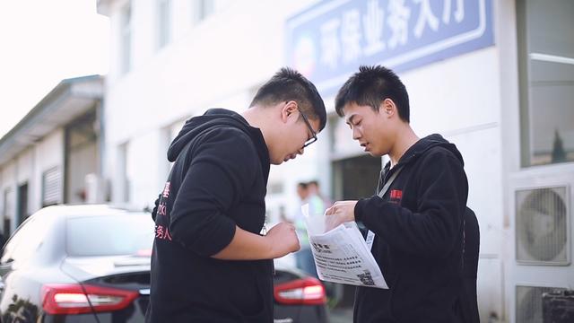 车辆过户给朋友，应该怎么过户更放心
