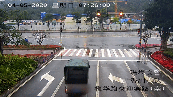 黄灯究竟能不能冲？这些真实案例告诉你