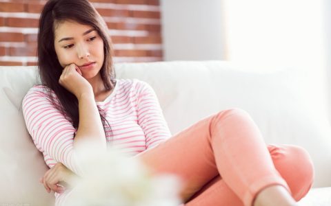 在被决定拘留时，可以申请暂停执行拘留决定吗？
