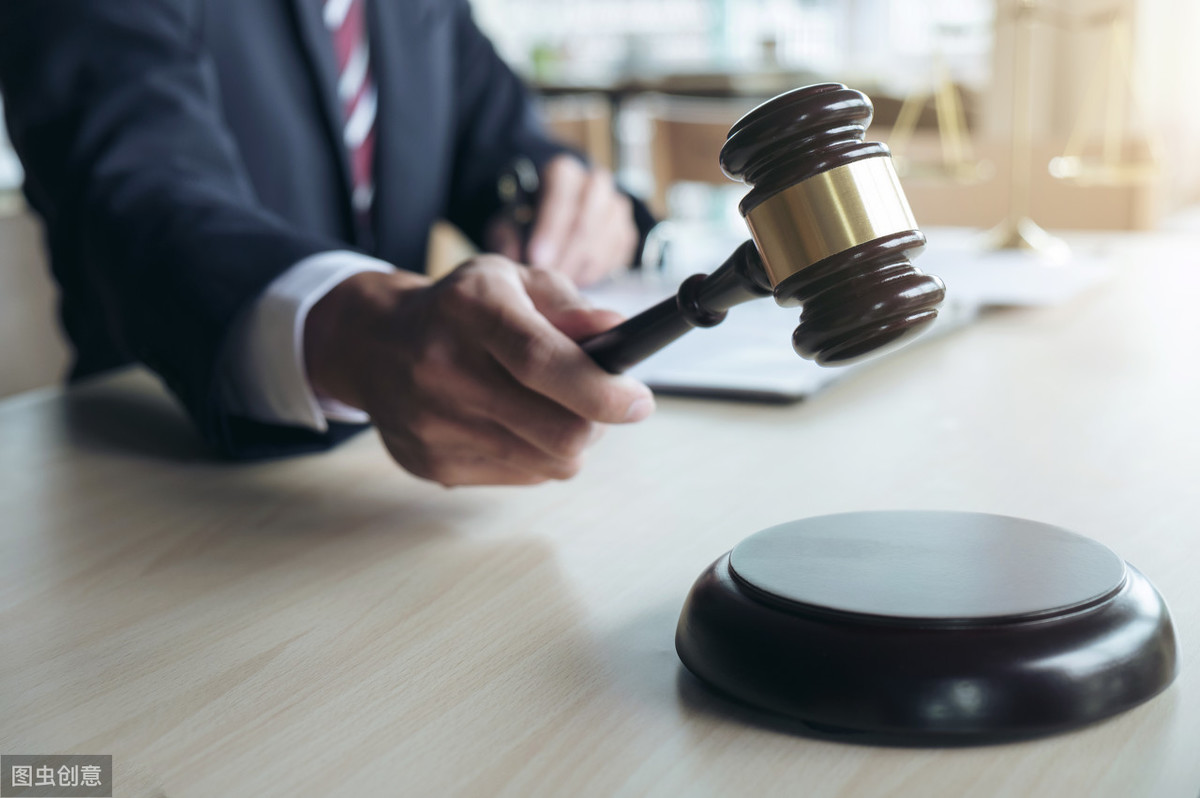 案件裁定中止审理有几种情形？民事和刑事分别有哪些？