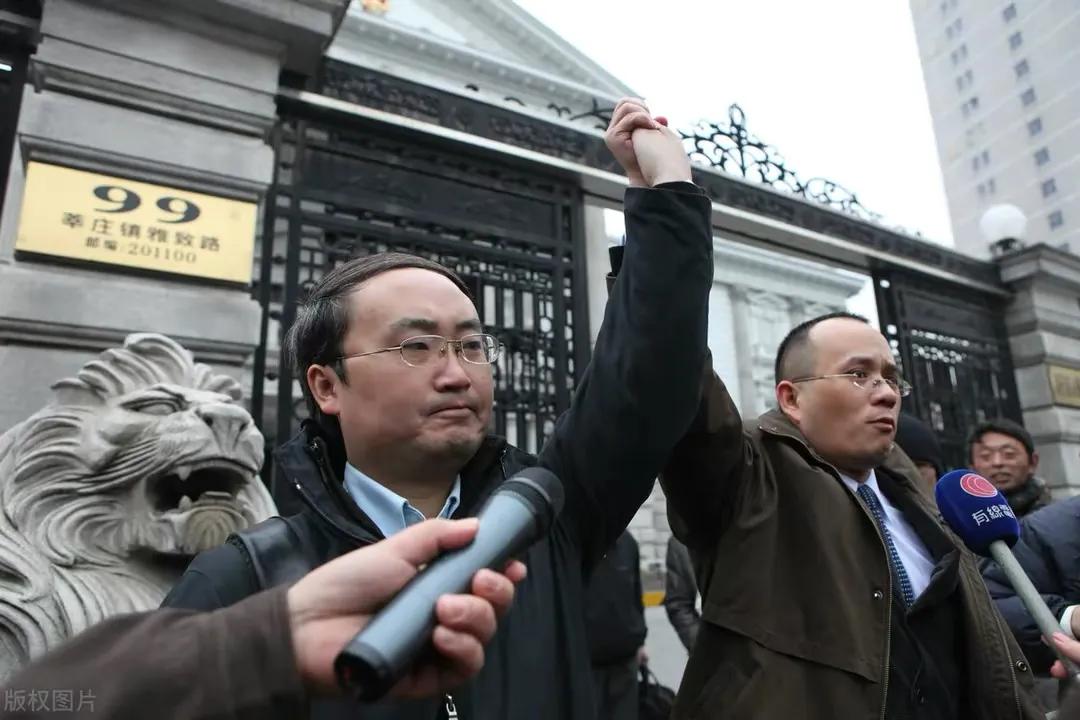 委托书一定要让委托人当面签或进行公证，确保签字的真实性