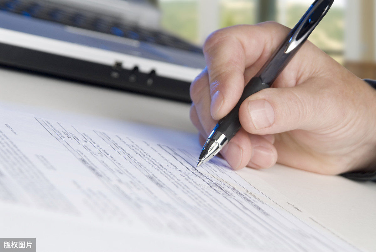 合同法中甲方乙方怎样定