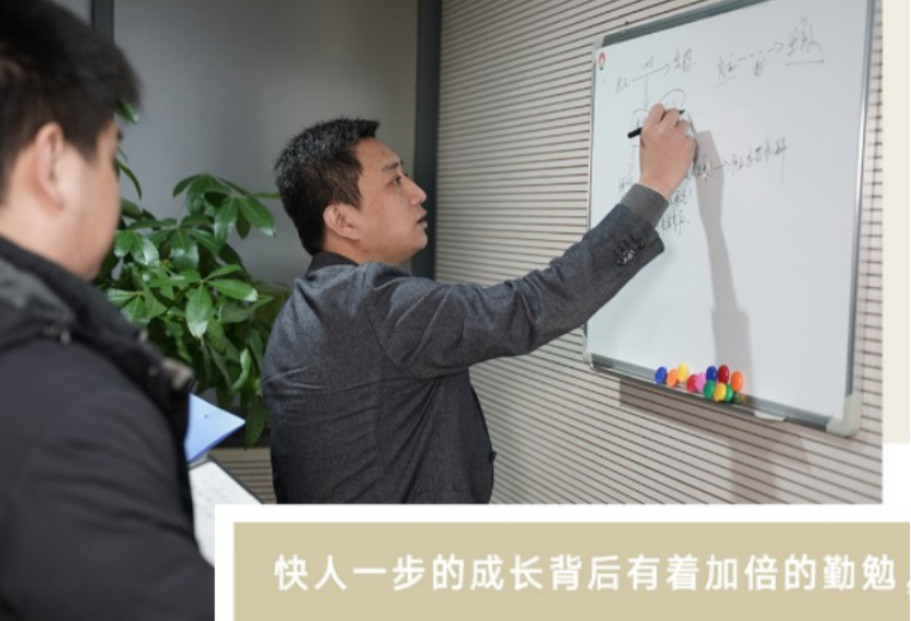 30岁即步入精英阶层，律所高级合伙人，拥有理想之车