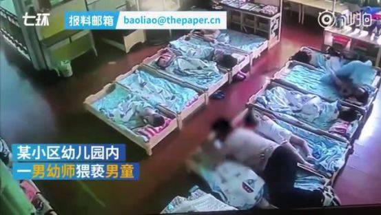 三名女子在会所洗浴,轮流与一男子发生“关系”,应判什么罪?
